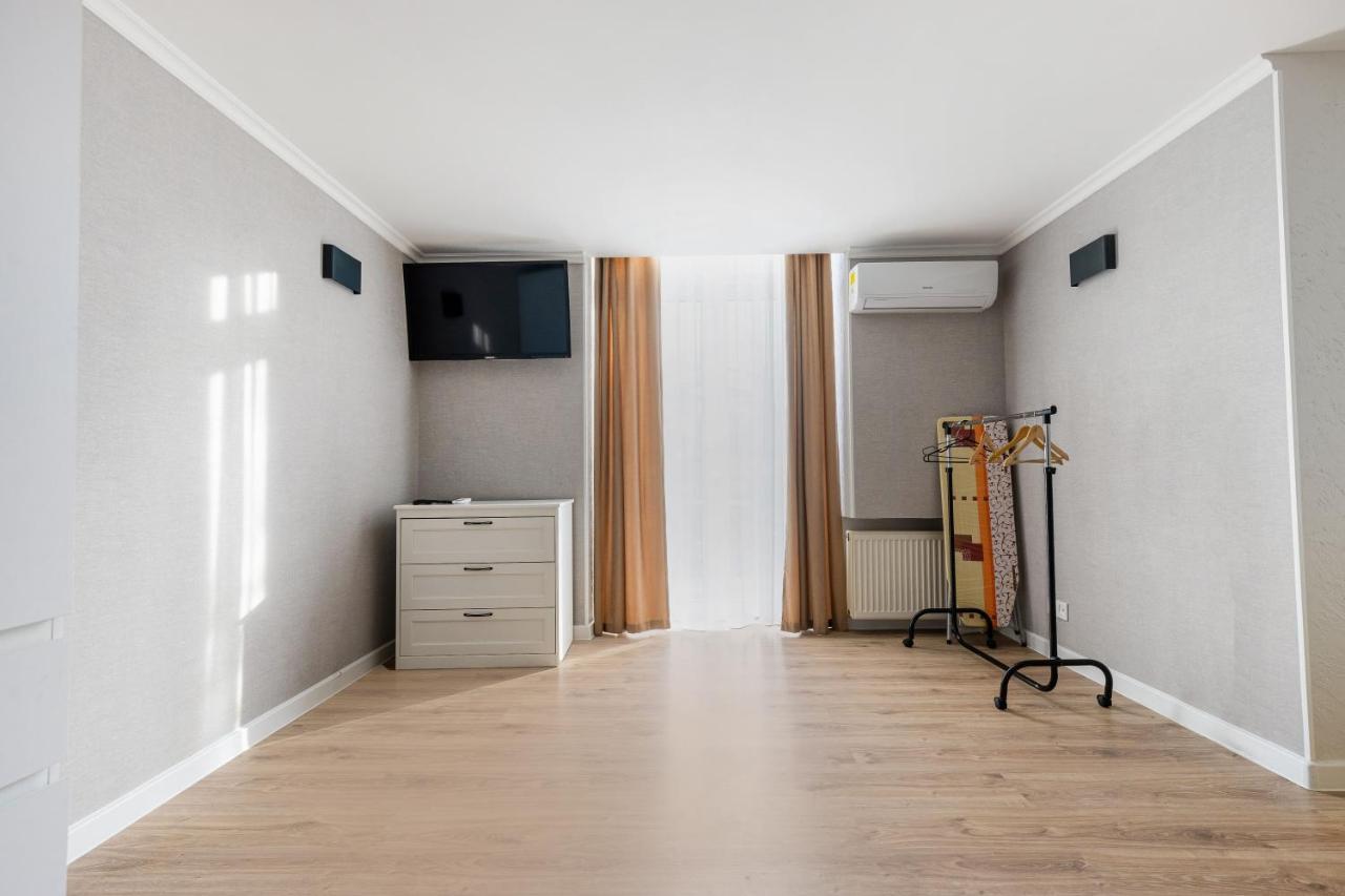 18 Deribasivska Street Jacuzzi Apartment Odessa Exterior foto