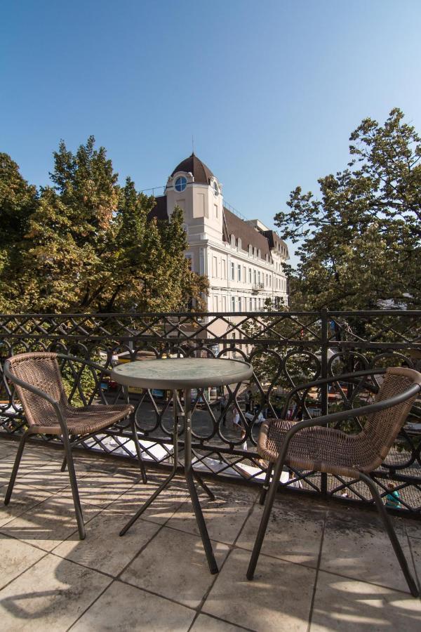 18 Deribasivska Street Jacuzzi Apartment Odessa Exterior foto
