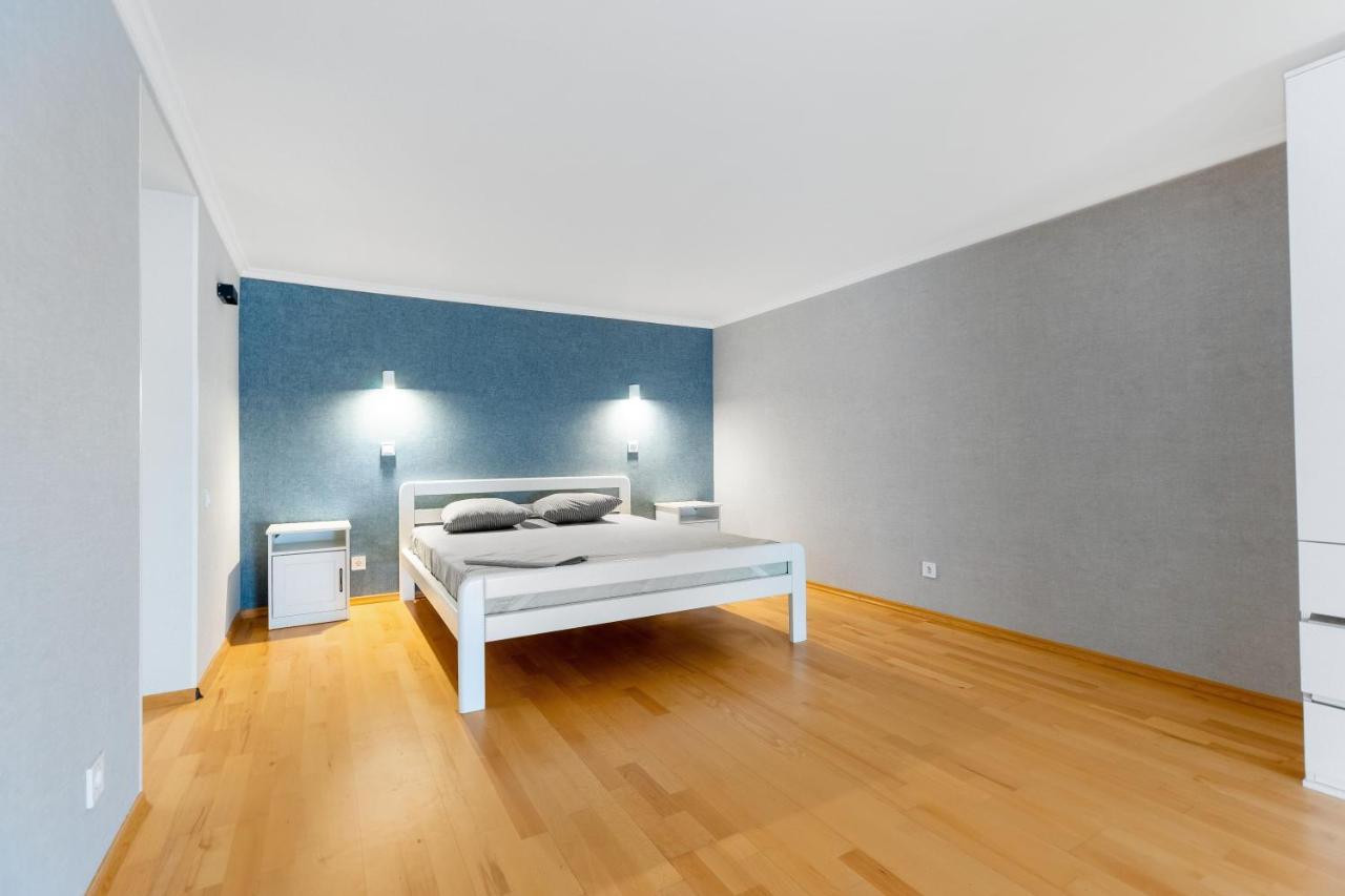 18 Deribasivska Street Jacuzzi Apartment Odessa Exterior foto